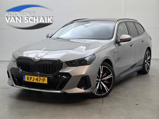 BMW 5-serie Touring 550e xDrive M-SPORT PRO | LEDER | PANO-DAK | HEAD-UP | LEDER | BOWERS & WILKINS...