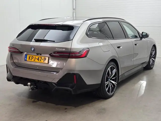 BMW 5-serie Touring 550e xDrive M-SPORT PRO | LEDER | PANO-DAK | HEAD-UP | LEDER | BOWERS & WILKINS...