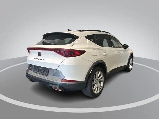 CUPRA Formentor 1.4 TSI 204pk DSG e-Hybrid Essential · Panoramadak · 360 Camera · Stoel-& Stuurverwa...