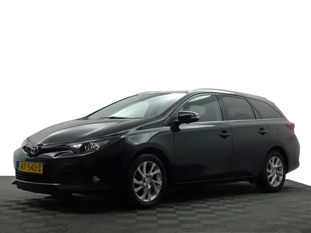 Toyota Auris Touring Sports 1.2T Dynamic Camera, Privacy Glass, Led, Navigatie, Clima, Cruise
