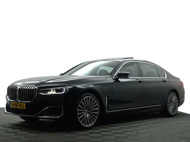BMW 7-serie 745Le xDrive Individual Aut- Panoramadak, Stoelventilatie, Softclose, Achterasbesturing,...