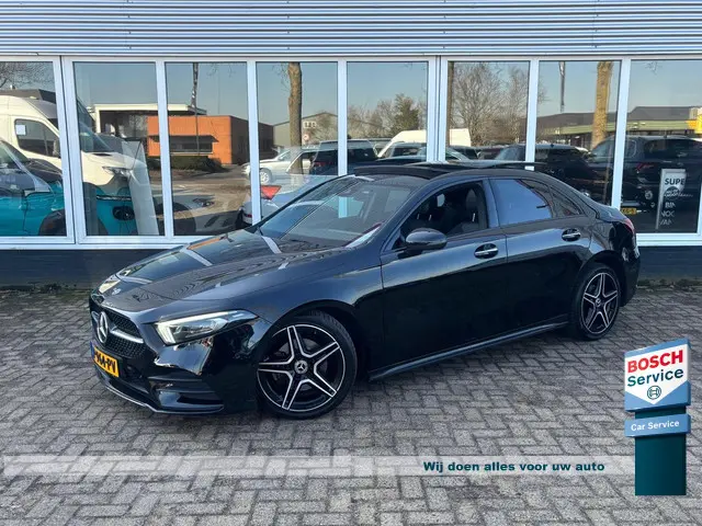 Mercedes-Benz A-klasse 180 Business Solution AMG Pano | Sfeerverlichting | NL Auto!