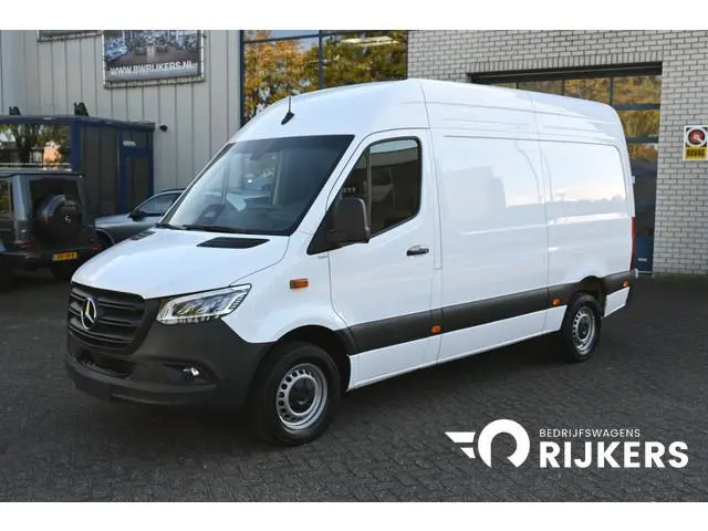 Mercedes-Benz Sprinter 317 CDI L2H2 Pro LED, Geveerde stoel, Navigatie met camera