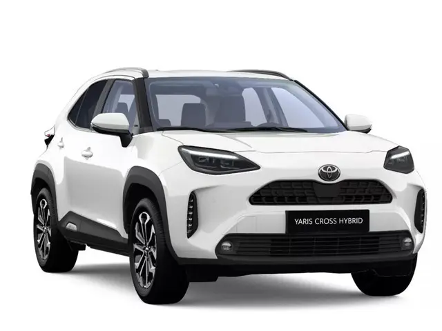 Toyota Yaris Cross 1.5 Hybrid 115 Dynamic , Comfort Pack, Nieuw en direct leverbaar met €2.000,- inr...