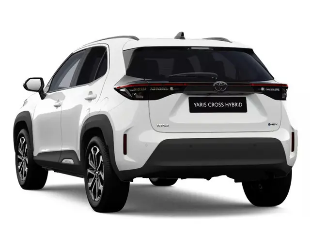 Toyota Yaris Cross 1.5 Hybrid 115 Dynamic , Comfort Pack, Nieuw en direct leverbaar met €2.000,- inr...