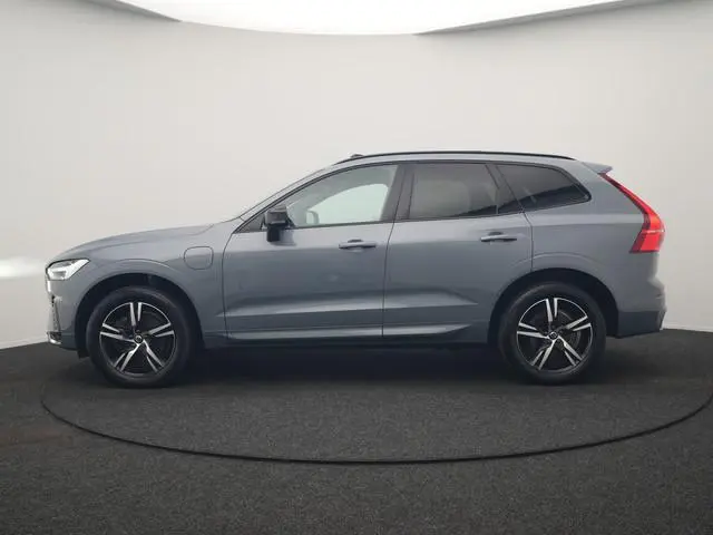 Volvo XC60 T6 AWD R-Design LONG RANGE PHEV 350pk Dealer O.H. | Panodak | Camera | Sportstoelen Memor...