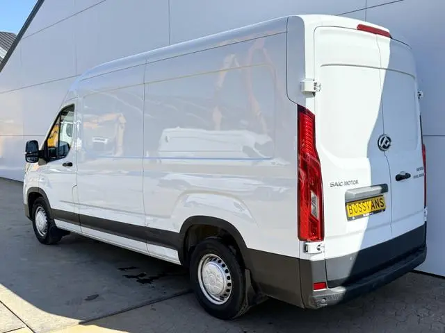 Maxus Deliver9