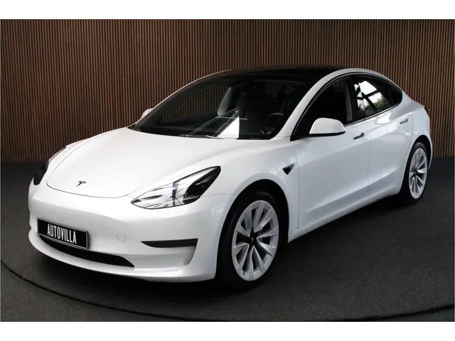 Tesla Model 3 RWD ACC Autopilot Stuurverwarm. PDC Leer Navi Panoramadak 360° Elektr. achterklep Stoe...