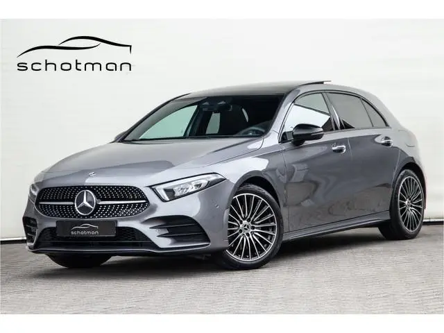 Mercedes-Benz A-klasse 250 e AMG Nightpack, Pano, Memory, Key-Less 2022