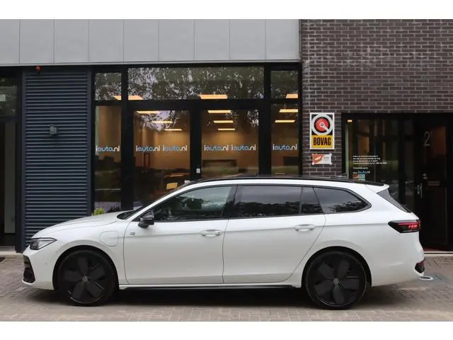 Volkswagen Passat Variant 1.5 eHybrid 272PK R-Line Black Style+ Leder/Pano/IQ.Light/360/Headup/HK/Na...