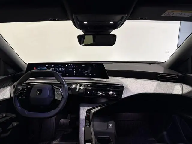 Peugeot e-3008