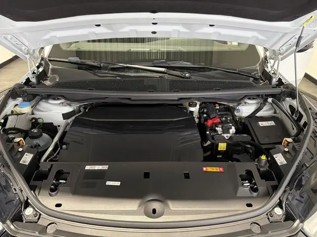 Peugeot e-3008