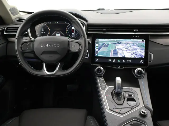 Lynk & Co 01 1.5 HYBRID 261 PK AUT. + PANORAMA | 360 CAMERA | SFEERVERLICHTING | ADAPTIVE CRUISE | I...