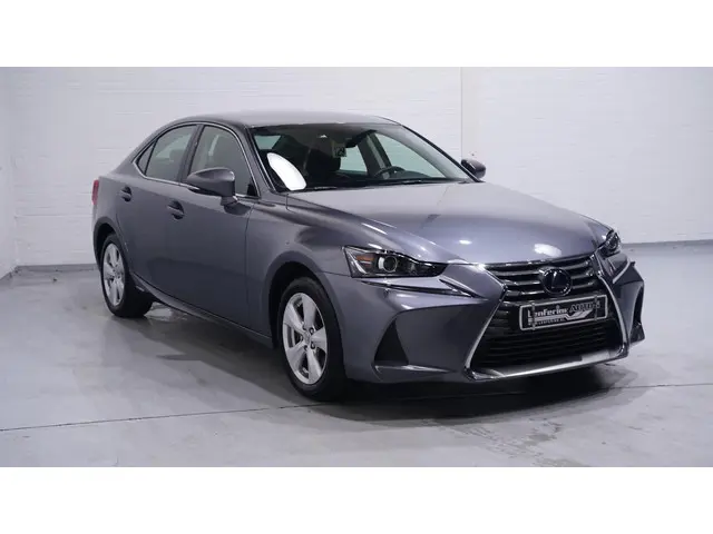 Lexus IS 300h Hybrid Navi Leder Clima Led koplampen PDC NAP Rijklaar!