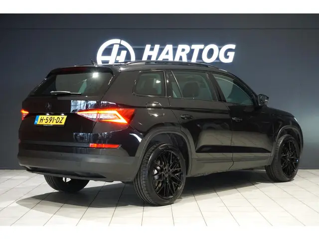 Skoda Kodiaq 1.5 TSI Black Edition 7p. + DEALER ONDERHOUDEN / PANO / DODEHOEK DETECTIE
