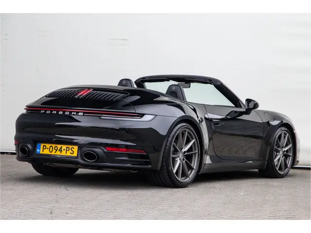 Porsche 911 Cabrio 3.0 Carrera Sportuitlaat, Bose, Leder,  Adapt. Cruise. 2020