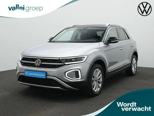 Volkswagen T-Roc 1.5 TSI 150 pk DSG Style | Trekhaak | IQ Light | Stoelverwarming | Adaptive Cruise...