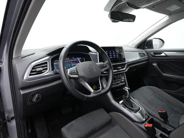 Volkswagen T-Roc 1.5 TSI 150 pk DSG Style | Trekhaak | IQ Light | Stoelverwarming | Adaptive Cruise...