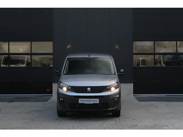 Peugeot e-Partner 136 L1 50 kWh 136pk - Airco - Cruise - PDC - Camera - Stoelverwarming - Rijklaar