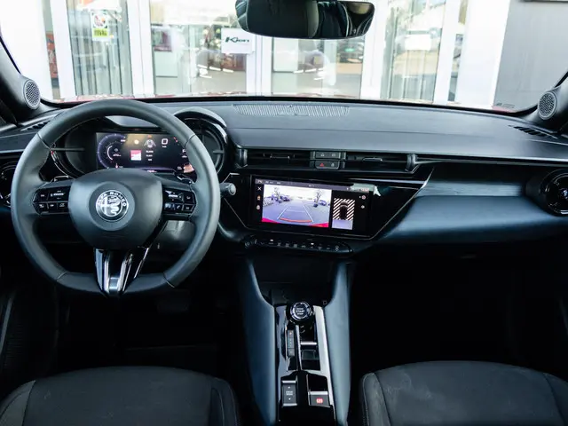 Alfa Romeo Junior 1.2 Turbo Hybrid Ibrida Speciale | ACC | LED |