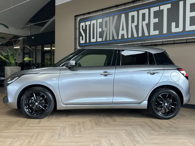 Suzuki Swift 1.2 Style Smart Hybrid | Navi | Camera | 16" | ACC | Dodehoek | Led | Carplay |