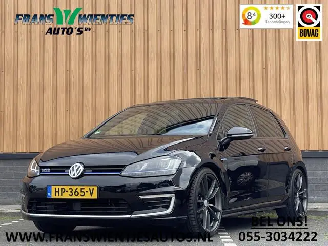 Volkswagen Golf 1.4 TSI GTE | Panoramadak | Keyless Go/Entry | Trekhaak | Dode Hoek Sensor | Bluetoo...