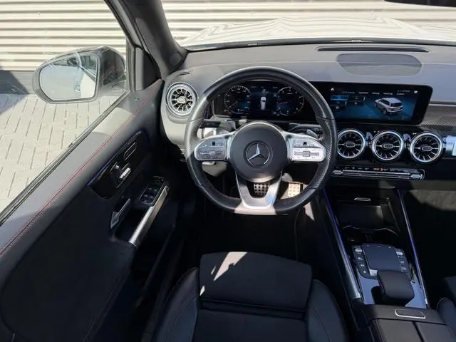 Mercedes-Benz GLB 200 4MATIC AMG Line 7p |Pano|Memory|360°|