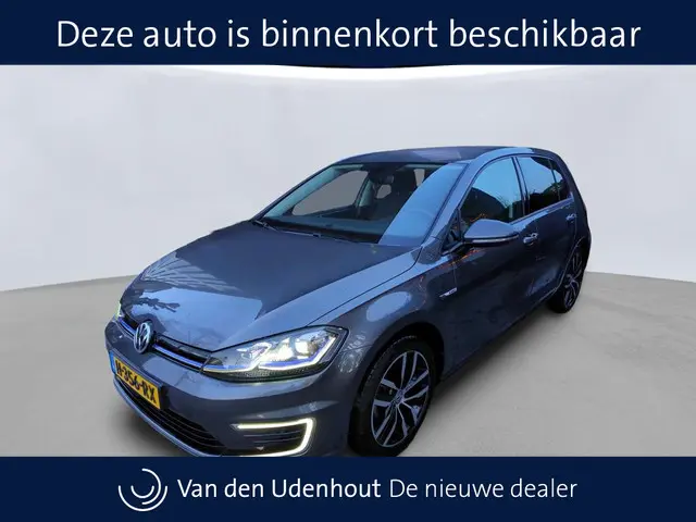 Volkswagen e-Golf E-DITION Navigatie Camera LED Acc Pdc Lm Velgen