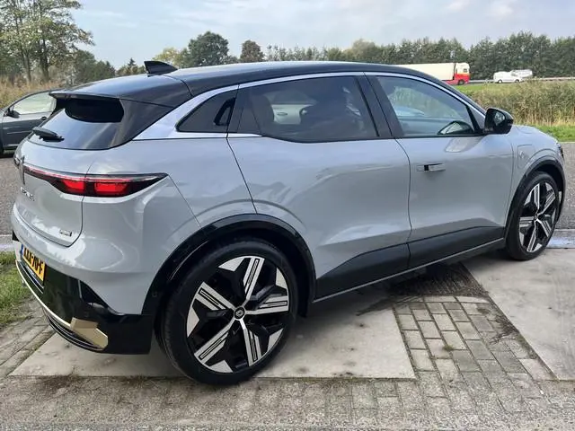 Renault Megane E-Tech EV60 Optimum Charge Iconic / 220PK / 360 Camera / Winter pakket / Harman Kardo...