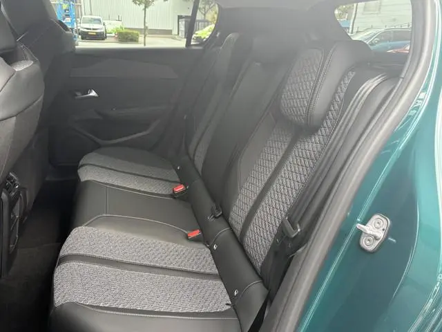 Peugeot e-308
