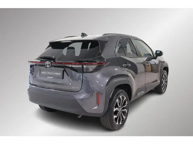 Toyota Yaris Cross 1.5 Hybrid 115 Dynamic, Comfort Pack, Nieuw en direct leverbaar met €2.500 inruil...
