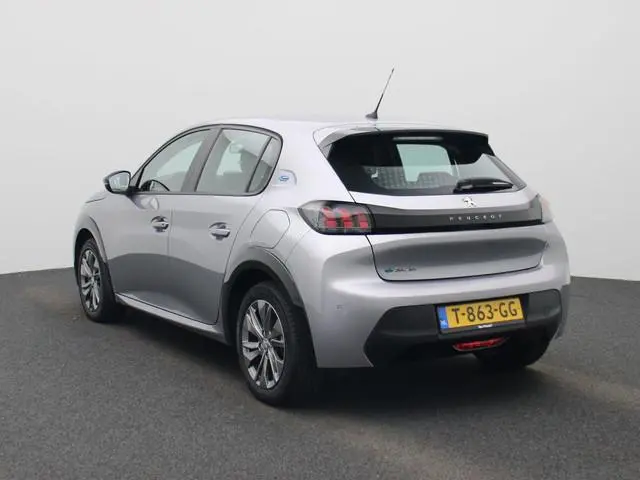 Peugeot e-208 EV Active Pack 50 kWh | Parkeersensoren | Navigatie | Cruise Control | Apple Carplay/A...