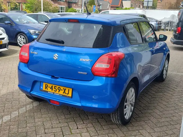 Suzuki Swift 1.2 SELECT SMART HYBRID Navi | Camera | Stoelverwarming