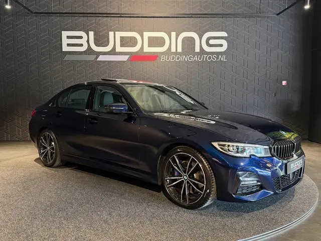 BMW 3-serie 330i High Exe | M-sport | Schuifdak | Trekhaak | H&K