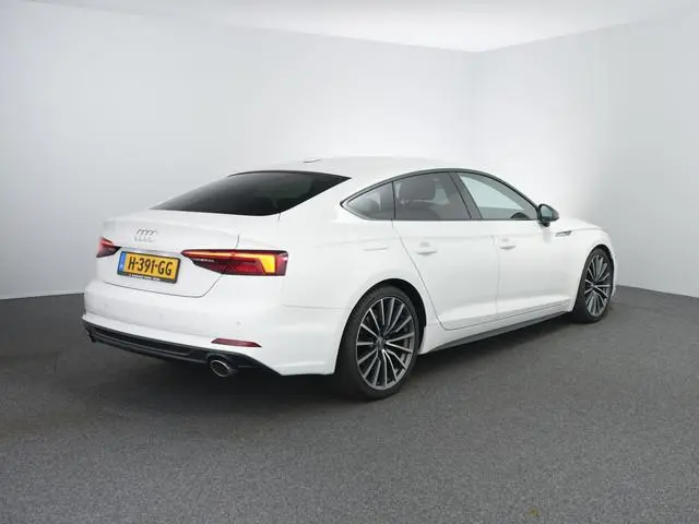 Audi A5 Sportback 35 TFSI Sport S-line black edition | Sportstuurwiel | Navi | Cruise |