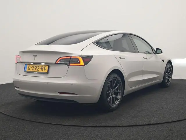 Tesla Model 3 Standard RWD Plus 60 kWh 325pk | Adaptive Cruise | Panodak | Self Driving | Camera | K...