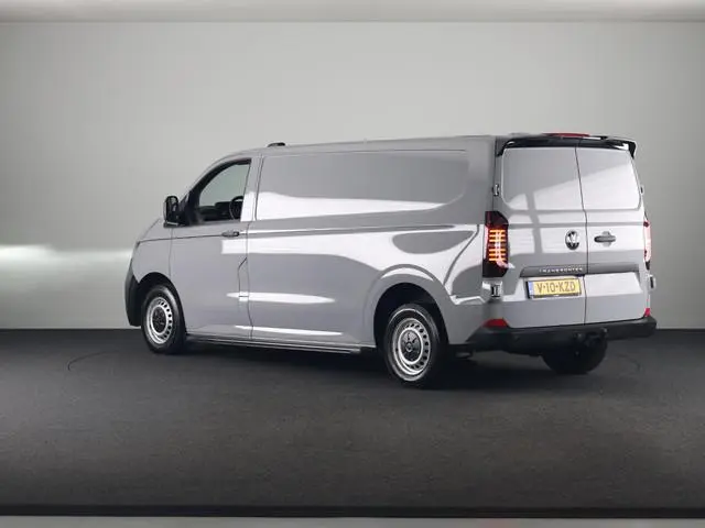 Volkswagen Transporter 2.0 TDI L2H1 30 110 PK | Verlengde garantie | Trekhaak | Navigatie via app |...