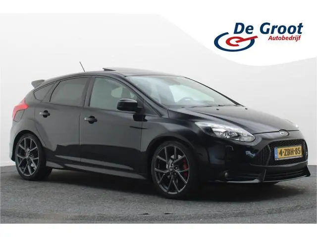 Ford Focus 2.0 EcoBoost ST-3 Recaro, Schuif-/Kanteldak, Camera, Xenon, Navigatie, PDC, 19"