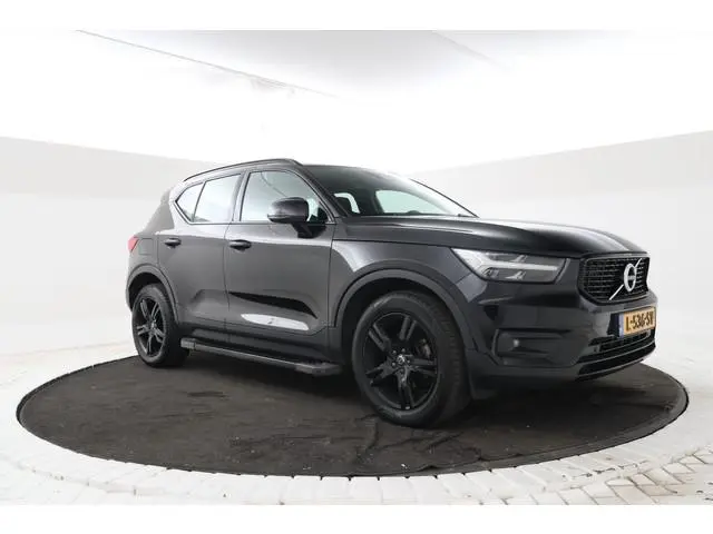 Volvo XC40 1.5 T3 Momentum IntelliSafe, Carplay, Half Leer, Cruise