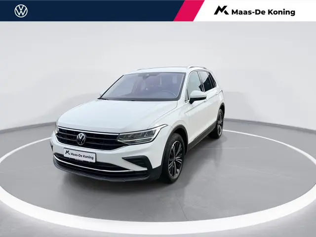 Volkswagen Tiguan 1.5TSI/150PK Life Business DSG · Navigatie · Apple/Android Car Play ·  Trekhaak ·...