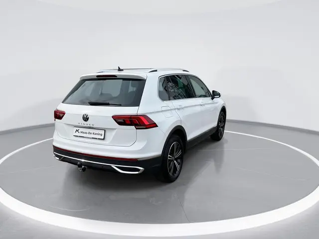 Volkswagen Tiguan 1.5TSI/150PK Life Business DSG · Navigatie · Apple/Android Car Play ·  Trekhaak ·...