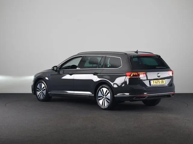 Volkswagen Passat Variant 1.4 TSI PHEV GTE Business 218 pk Automaat (DSG) | Navigatie |Parkeersensor...