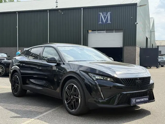 Peugeot e-408 GT 58 kWh NIEUWE AUTO 13KM!| FULL OPTION| PANO| FOCAL AUDIO| 360 CAMERA| ELEKTRISCHE A...