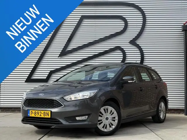 Ford Focus Wagon 1.0 Titanium Edition 2e Eigenaar|Navi|Airco|Cruise|Stoelverw|Elek Ramen|PDC|Nieuwe...
