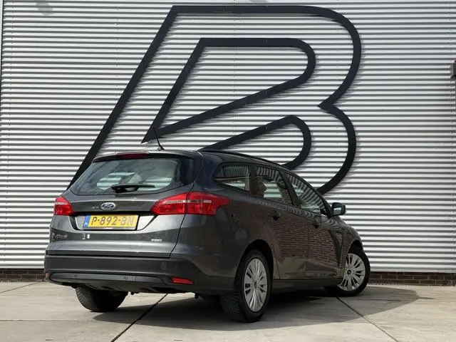 Ford Focus Wagon 1.0 Titanium Edition 2e Eigenaar|Navi|Airco|Cruise|Stoelverw|Elek Ramen|PDC|Nieuwe...