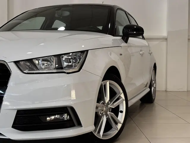 Audi A1 Sportback 1.0 TFSI Adrenalin | S-Line | Two-Tone | Navigatie