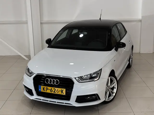 Audi A1 Sportback 1.0 TFSI Adrenalin | S-Line | Two-Tone | Navigatie