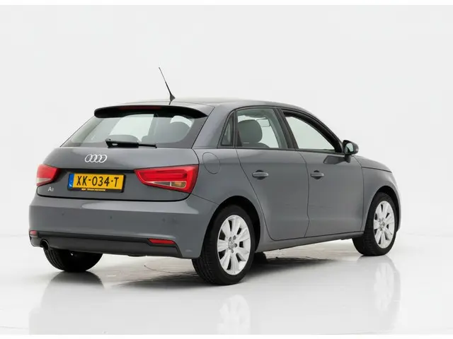 Audi A1 Sportback TFSI 95PK PRO LINE CRUISE/AIRCO/STOELVERW.