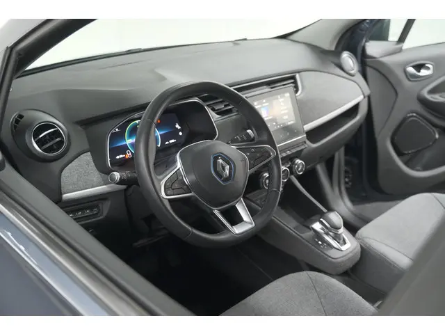 Renault ZOE R110 Life 52 kWh | Koopaccu | 3 Fase | Camera | Apple Carplay | Parkeersensoren