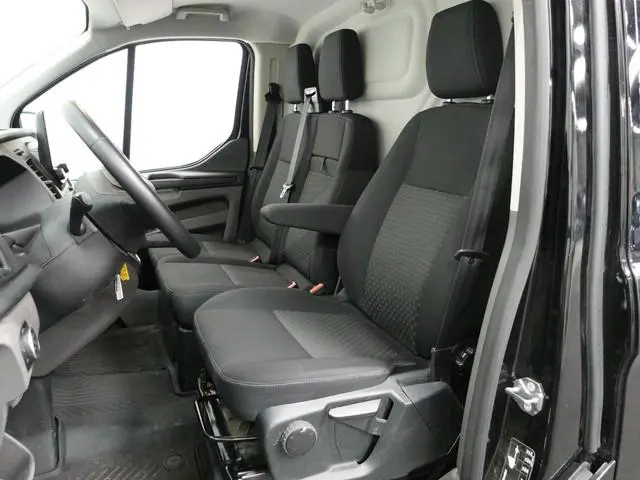 Ford Transit Custom 300 2.0 TDCI L2H1 Trend Automaat Airco Navigatie Cruisecontrol Camera Parkeersen...